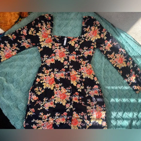 RVCA Floral Square-Neck Long Sleeve Mini Dress - Picture 2 of 5